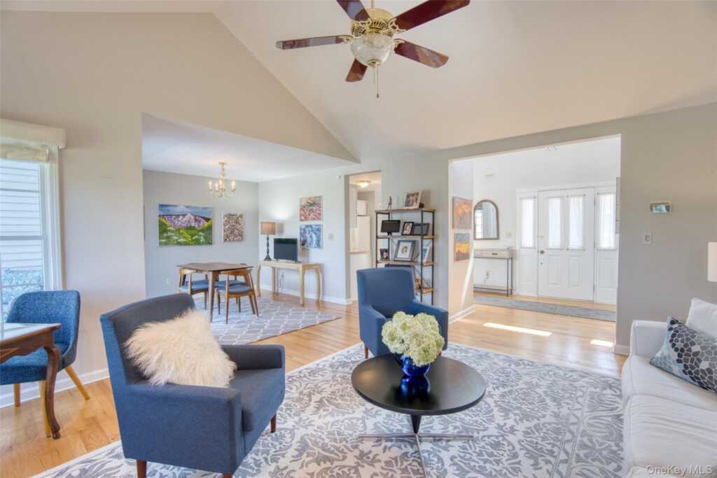 208 Cinnamon Circle, Rhinebeck, NY 12572 - Photo 9 of 27
