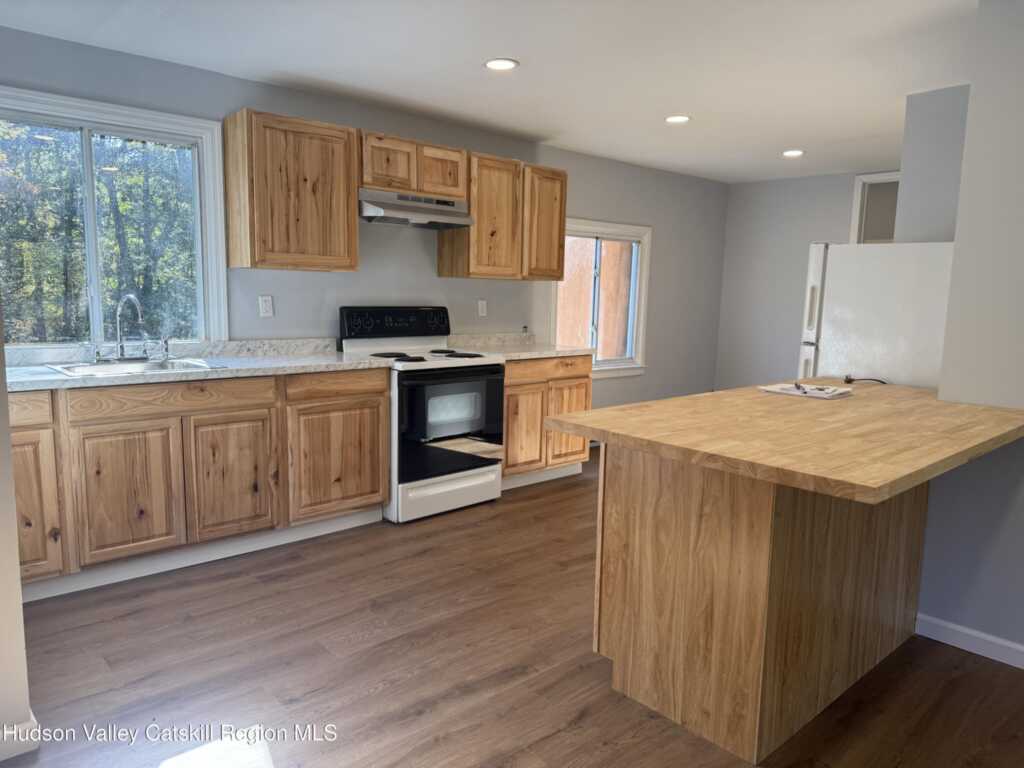 1050 Lucas Ave Extension Extension, Unit #C, Hurley, NY 12443 - Photo 2 of 8