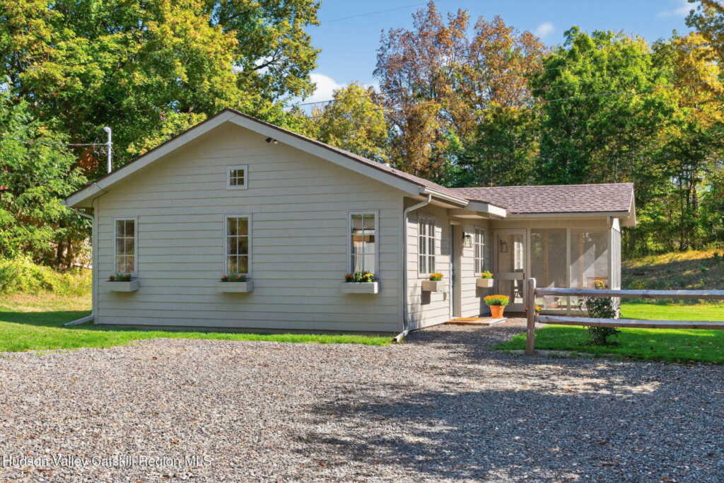 555 Mountain View Avenue, Hurley, NY 12443