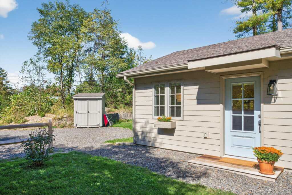 555 Mountain View Avenue, Hurley, NY 12443 - Photo 3 of 44