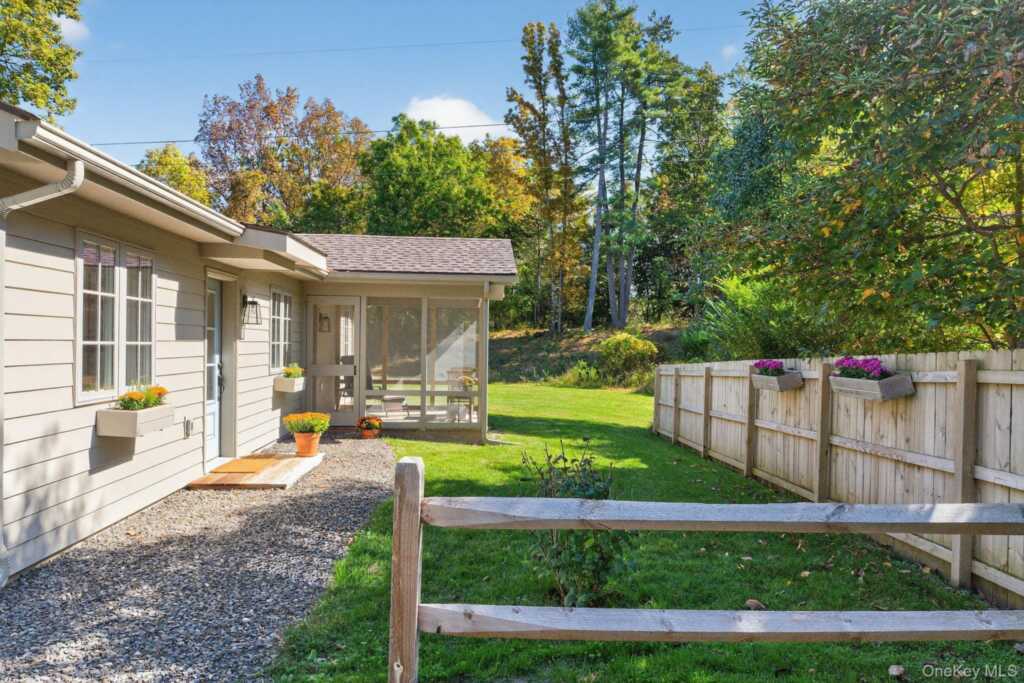 555 Mountain View Avenue, Hurley, NY 12443 - Photo 41 of 44