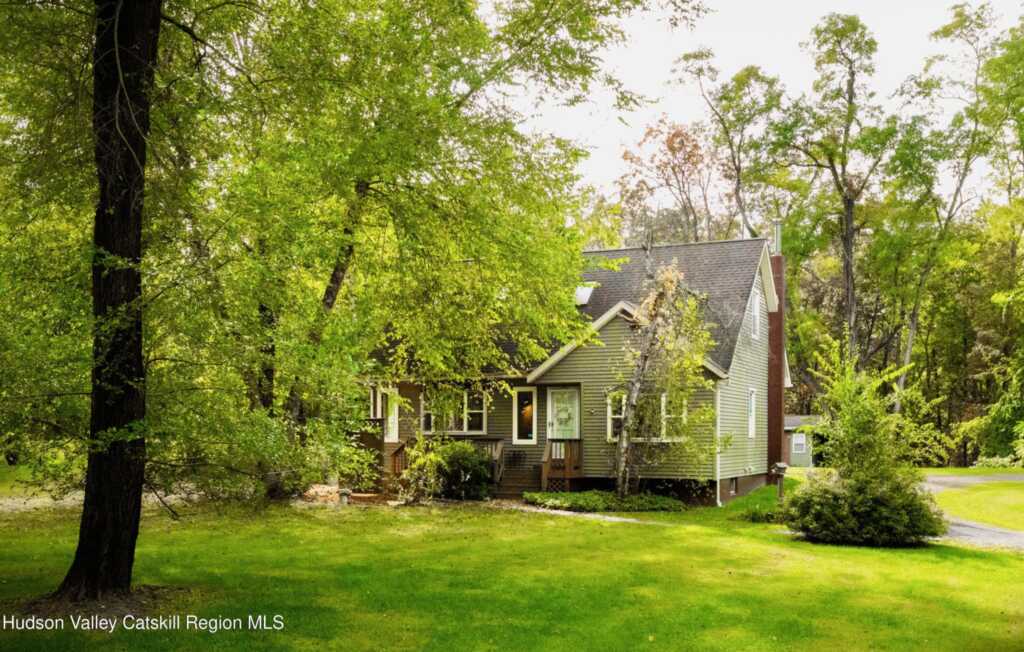 688 Churchland Road, Saugerties, NY 12477