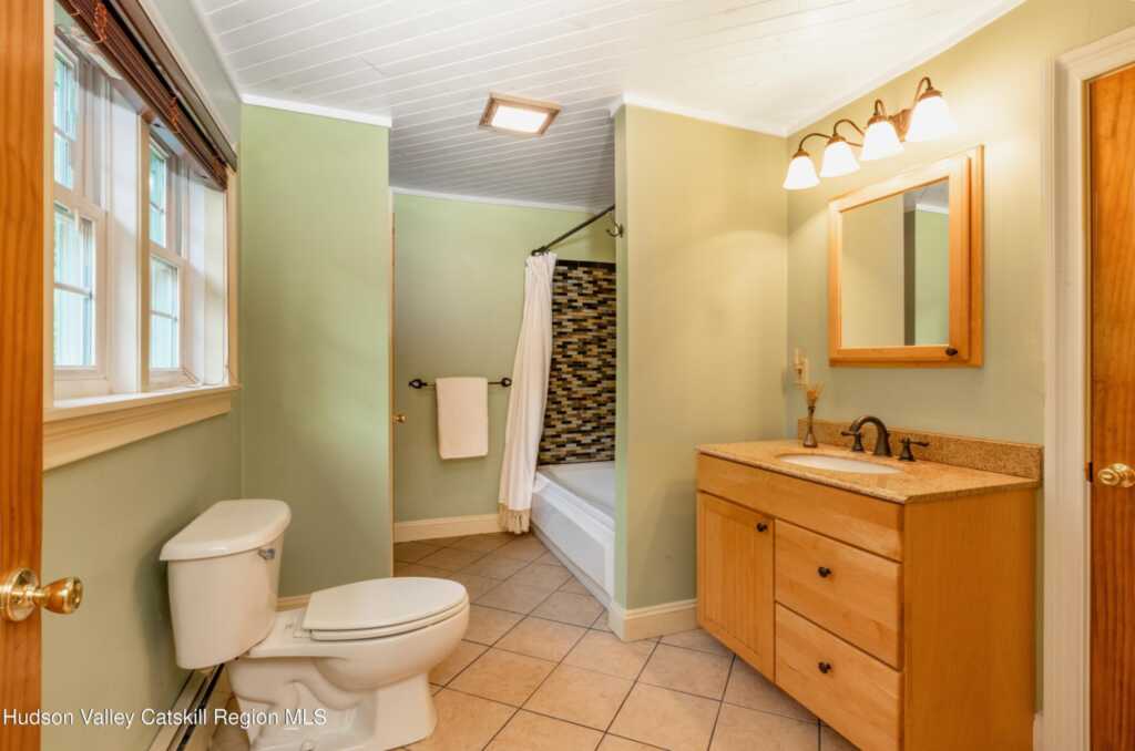 688 Churchland Road, Saugerties, NY 12477 - Photo 14 of 38
