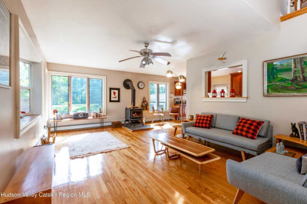 688 Churchland Road, Saugerties, NY 12477 - Photo 4 of 38