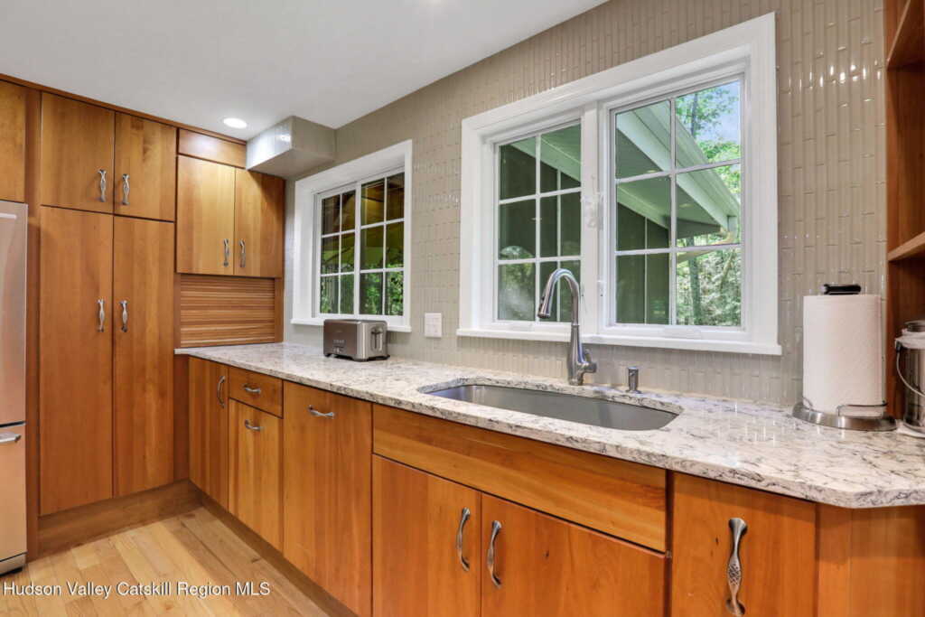 1033 Old Post Road, New Paltz, NY 12561 - Photo 14 of 35