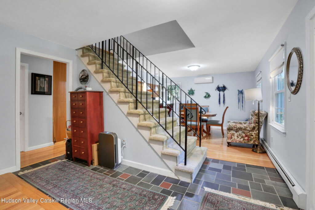 1033 Old Post Road, New Paltz, NY 12561 - Photo 4 of 35