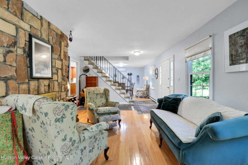 1033 Old Post Road, New Paltz, NY 12561 - Photo 7 of 35