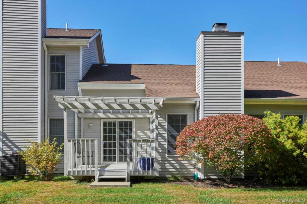 111 Sandalwood Lane, Rhinebeck, NY 12572 - Photo 6 of 27
