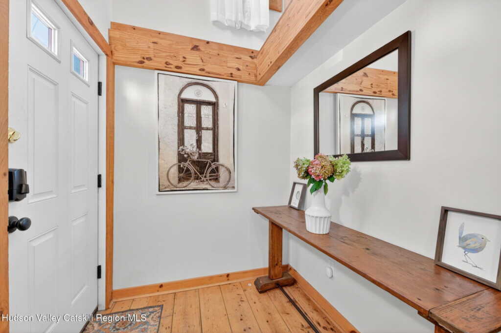 10 Jane Street, Saugerties, NY 12477 - Photo 2 of 27