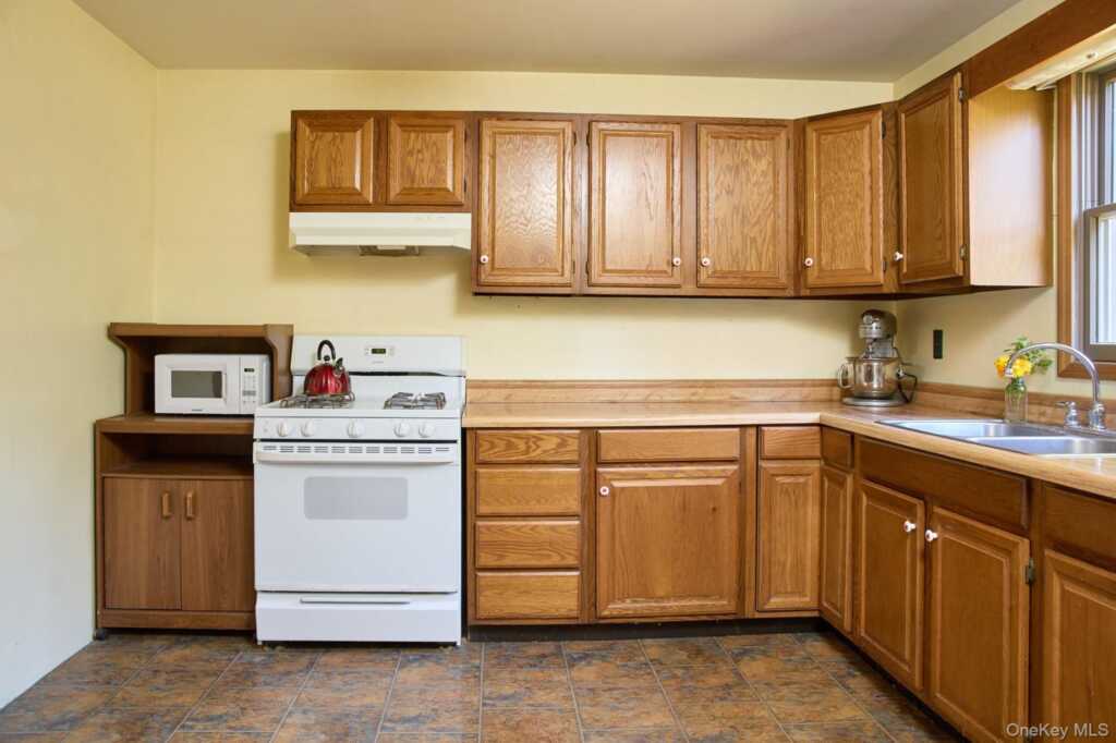 46 Shivertown, New Paltz, NY 12561 - Photo 18 of 32