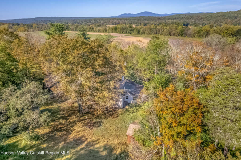 302 Pine Tree Lane, Kingston, NY 12401 - Photo 6 of 33