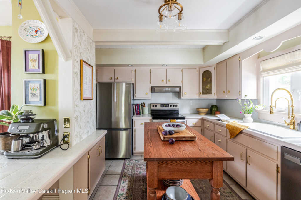 306 Chester Street, Kingston, NY 12401 - Photo 15 of 50