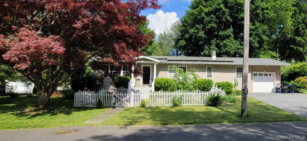 23 Violet Place, Rhinebeck, NY 12572