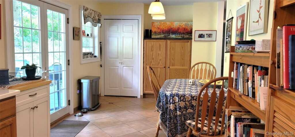 23 Violet Place, Rhinebeck, NY 12572 - Photo 5 of 16