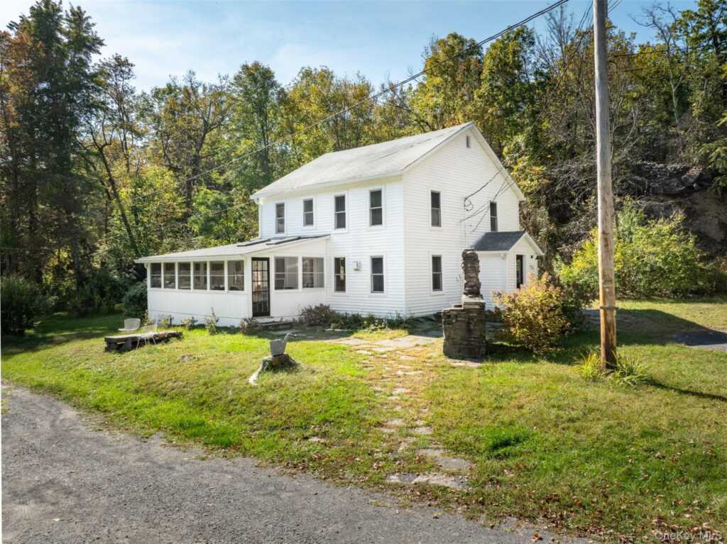 98 Nista Road, Saugerties, NY 12477