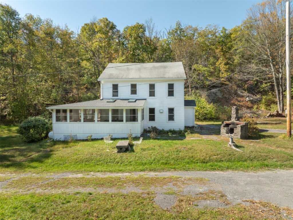 98 Nista Road, Saugerties, NY 12477 - Photo 2 of 37