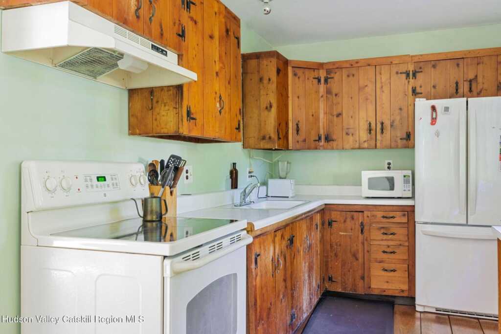 392-396 Cottekill Road, Stone Ridge, NY 12484 - Photo 20 of 34