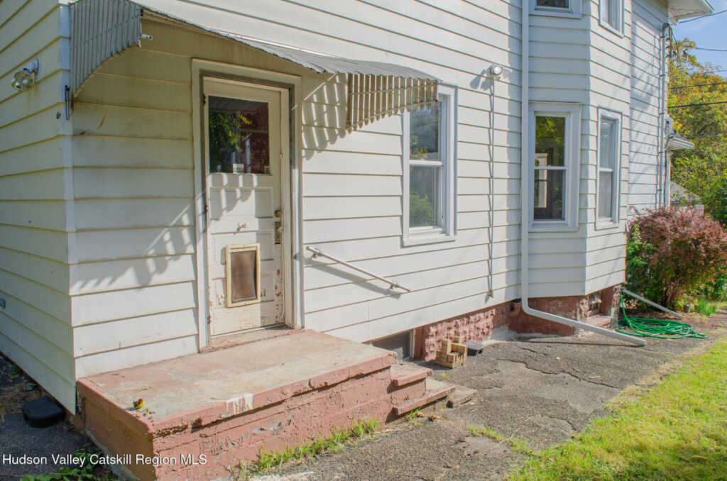 11 3rd, Kingston, NY 12401 - Photo 32 of 34