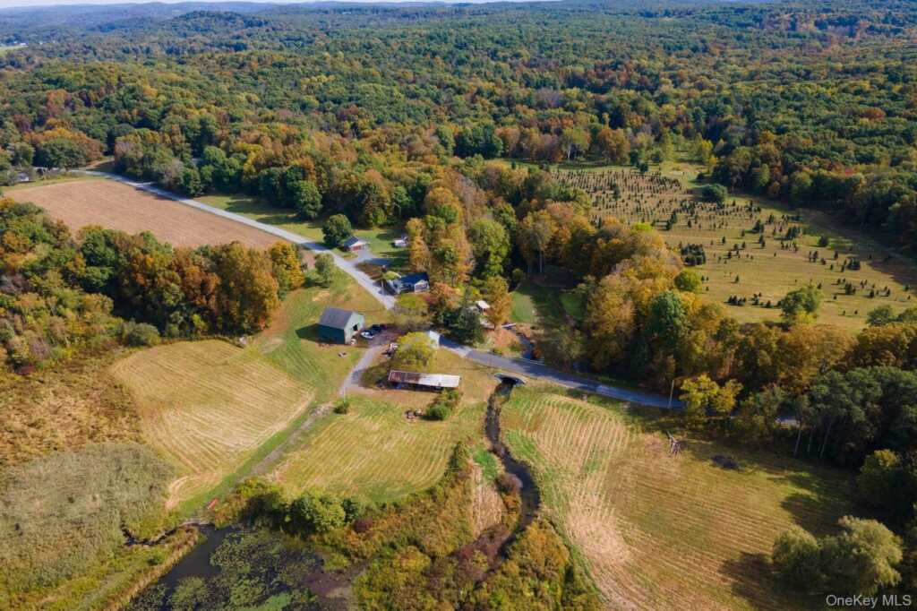 191 White Schoolhouse Rd, Rhinebeck, NY 12572