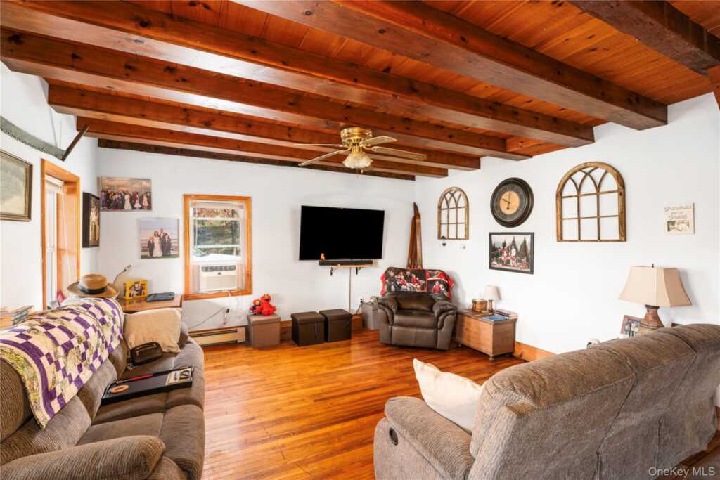 191 White Schoolhouse Rd, Rhinebeck, NY 12572 - Photo 10 of 39