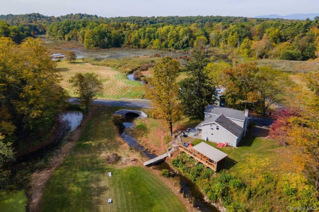 191 White Schoolhouse Rd, Rhinebeck, NY 12572 - Photo 2 of 39
