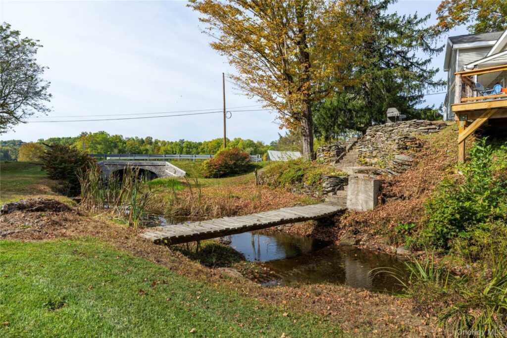 191 White Schoolhouse Rd, Rhinebeck, NY 12572 - Photo 23 of 39