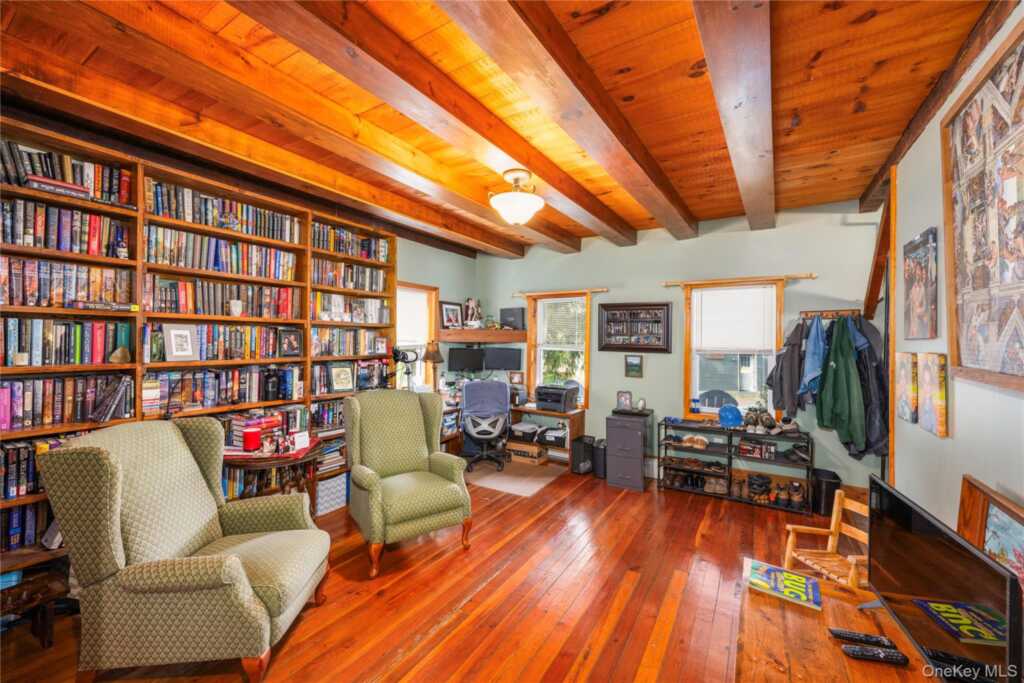 191 White Schoolhouse Rd, Rhinebeck, NY 12572 - Photo 8 of 39