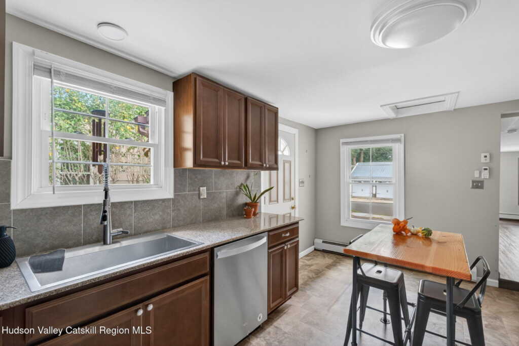 89 Spring Street, Kingston, NY 12401 - Photo 8 of 24