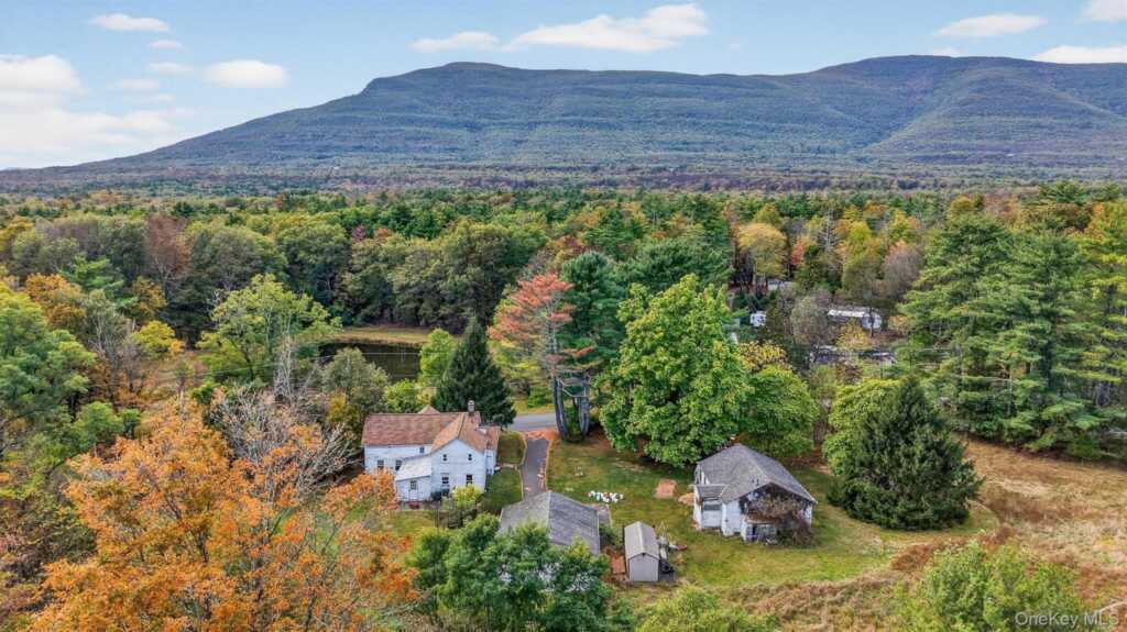 300 Band Camp Road, Saugerties, NY 12477