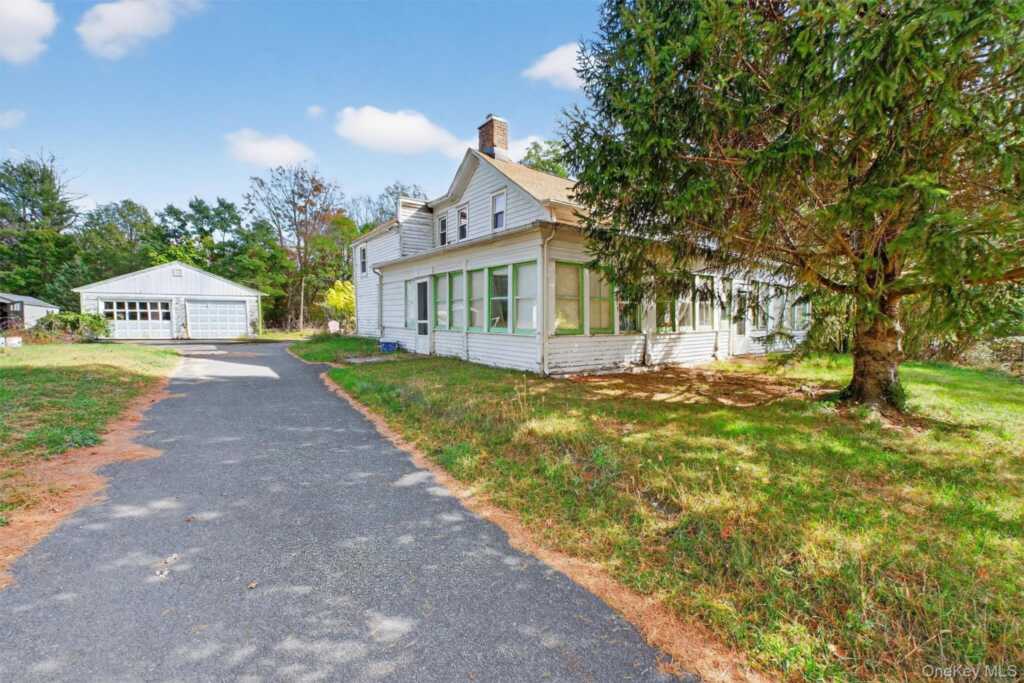 300 Band Camp Road, Saugerties, NY 12477 - Photo 2 of 48