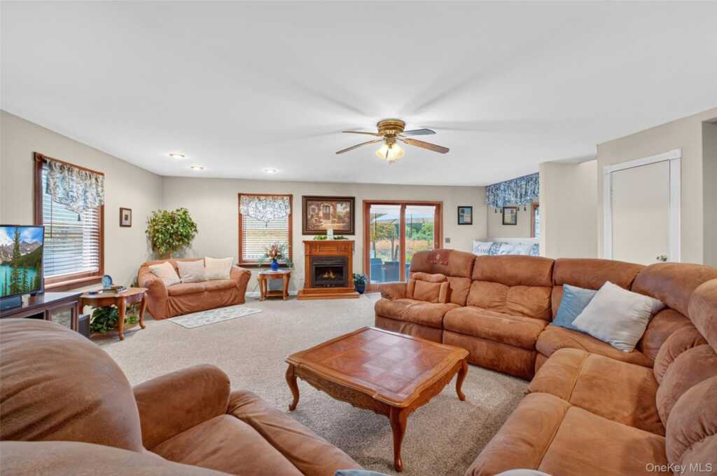 333 Canoe Hill Road, Saugerties, NY 12477 - Photo 8 of 33