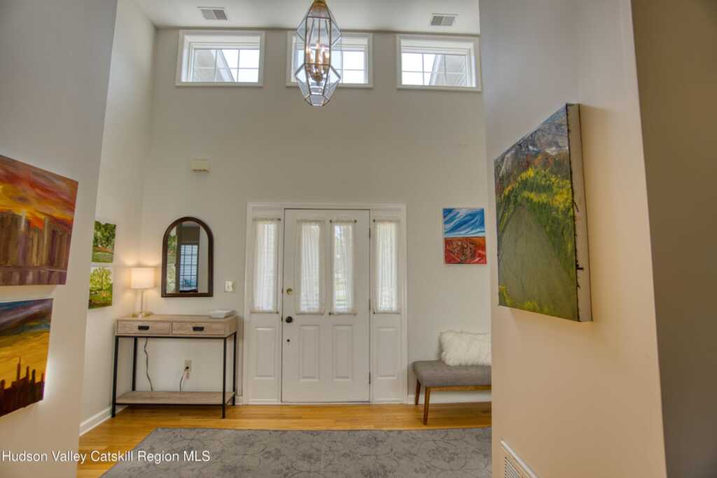 208 Cinnamon Circle, Rhinebeck, NY 12572 - Photo 2 of 25