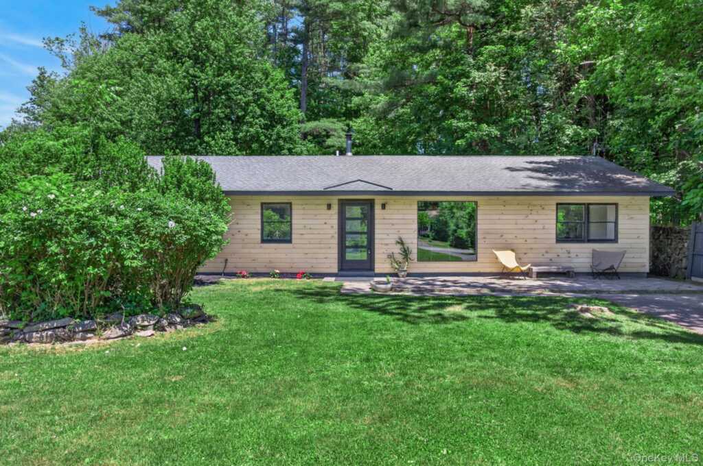 5 Lazy Brook Lane, Woodstock, NY 12498