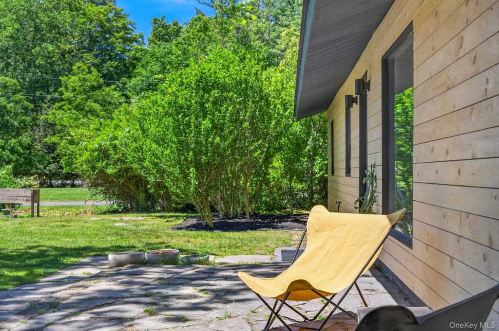 5 Lazy Brook Lane, Woodstock, NY 12498 - Photo 3 of 36