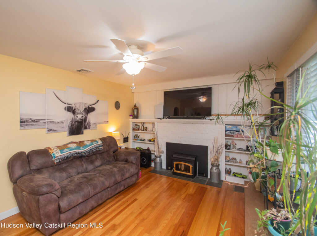 144 Hooker Street, Kingston, NY 12401 - Photo 4 of 22