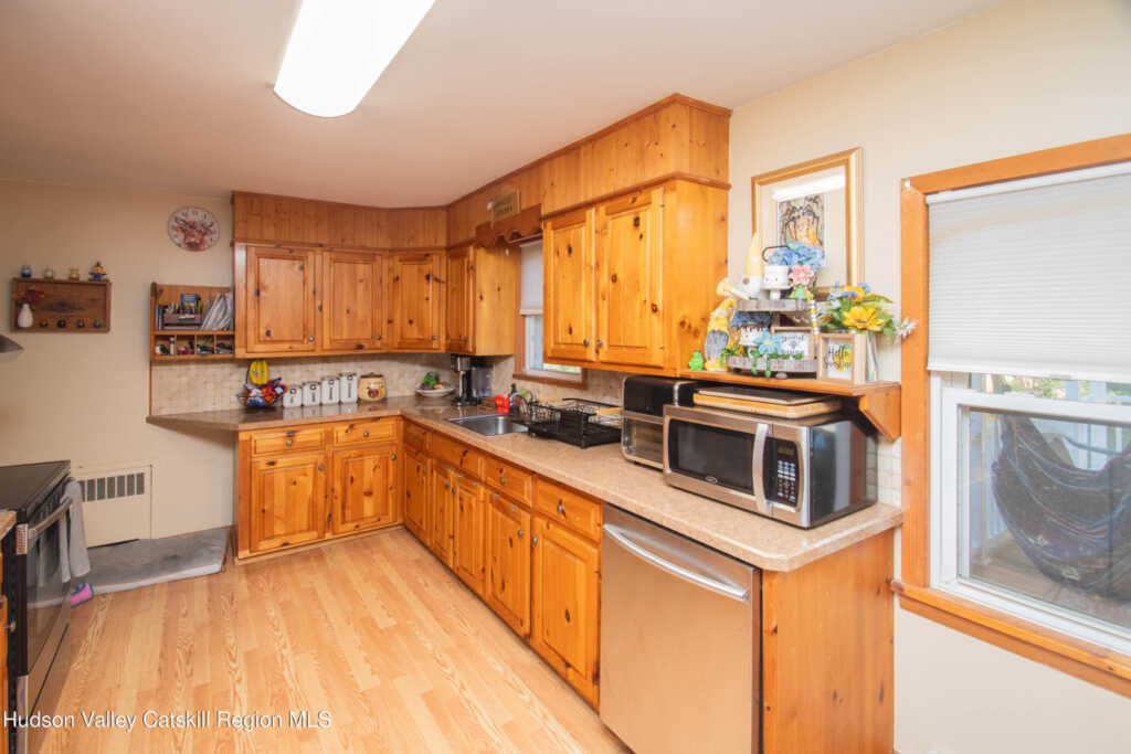144 Hooker Street, Kingston, NY 12401 - Photo 6 of 22
