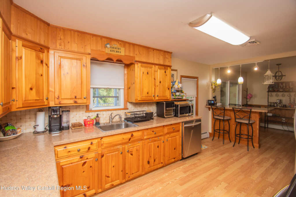 144 Hooker Street, Kingston, NY 12401 - Photo 8 of 22