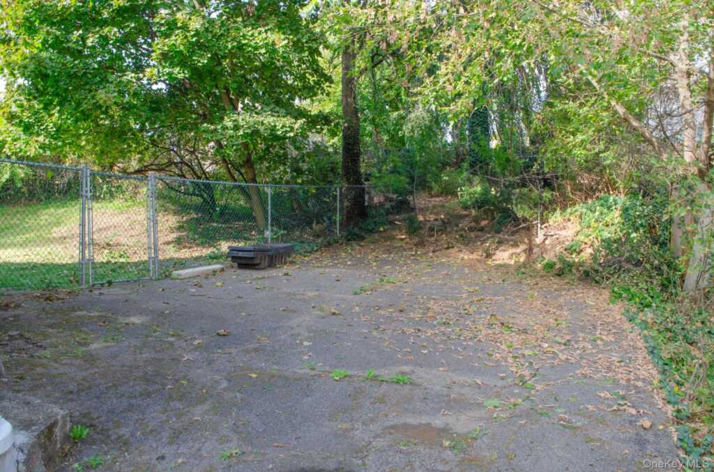 11 Third, Kingston, NY 12401 - Photo 31 of 34
