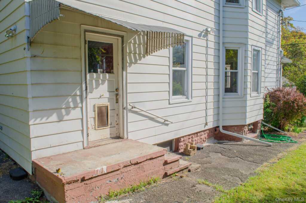 11 Third, Kingston, NY 12401 - Photo 32 of 34
