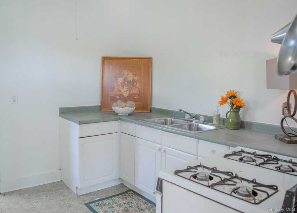 11 Third, Kingston, NY 12401 - Photo 7 of 34