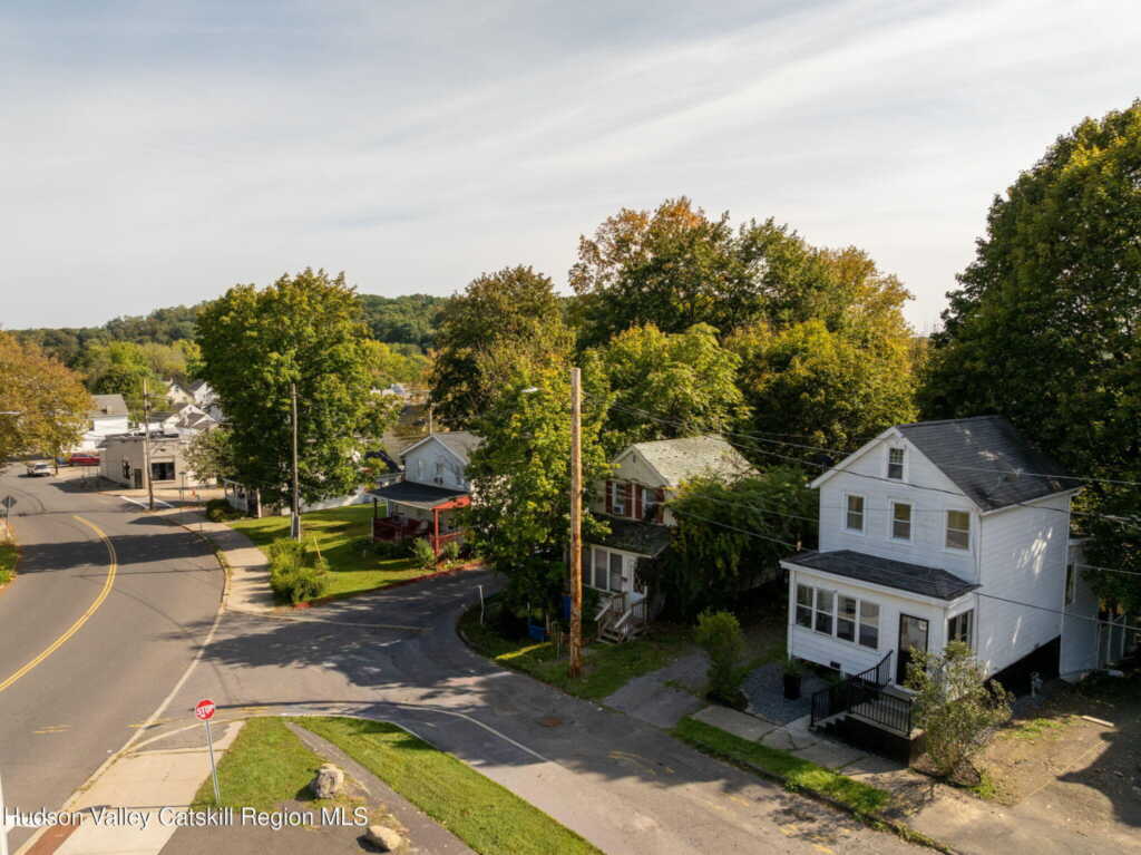 545 Delaware Avenue, Kingston, NY 12401 - Photo 37 of 39