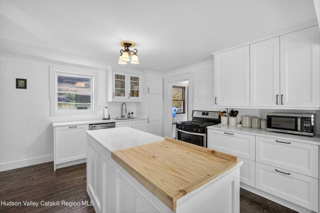 243 Whiteport Road, Kingston, NY 12401 - Photo 9 of 30