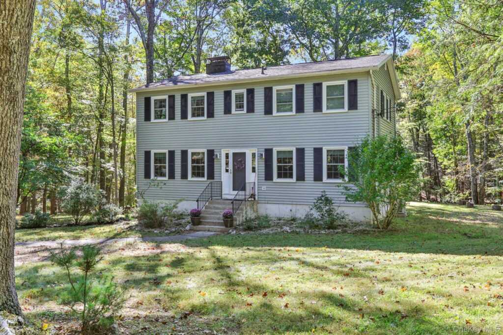 1033 Old Post Road, New Paltz, NY 12561