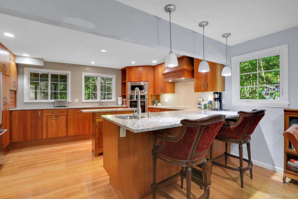 1033 Old Post Road, New Paltz, NY 12561 - Photo 11 of 34