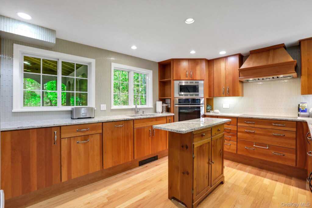 1033 Old Post Road, New Paltz, NY 12561 - Photo 12 of 34
