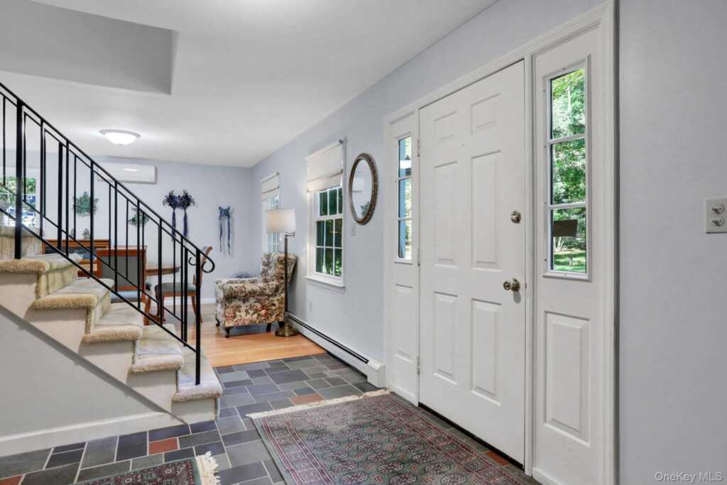 1033 Old Post Road, New Paltz, NY 12561 - Photo 3 of 34