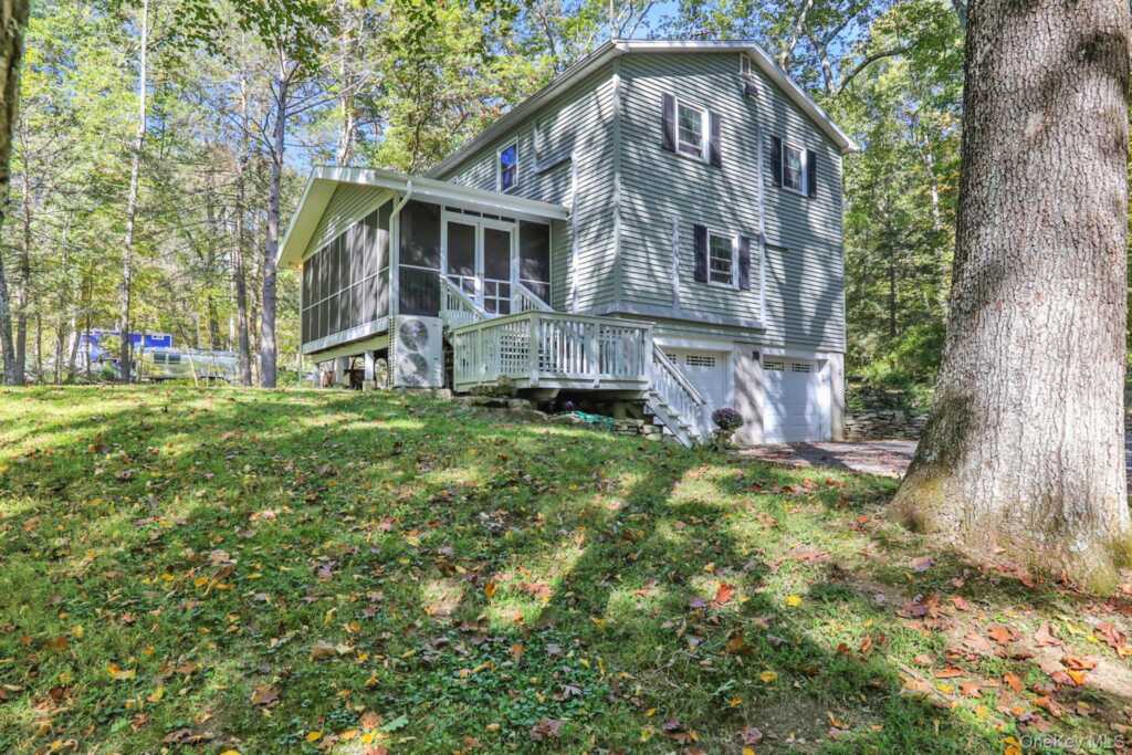 1033 Old Post Road, New Paltz, NY 12561 - Photo 32 of 34