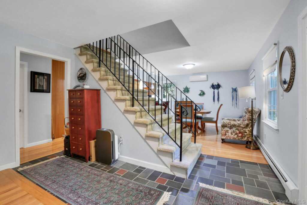 1033 Old Post Road, New Paltz, NY 12561 - Photo 4 of 34