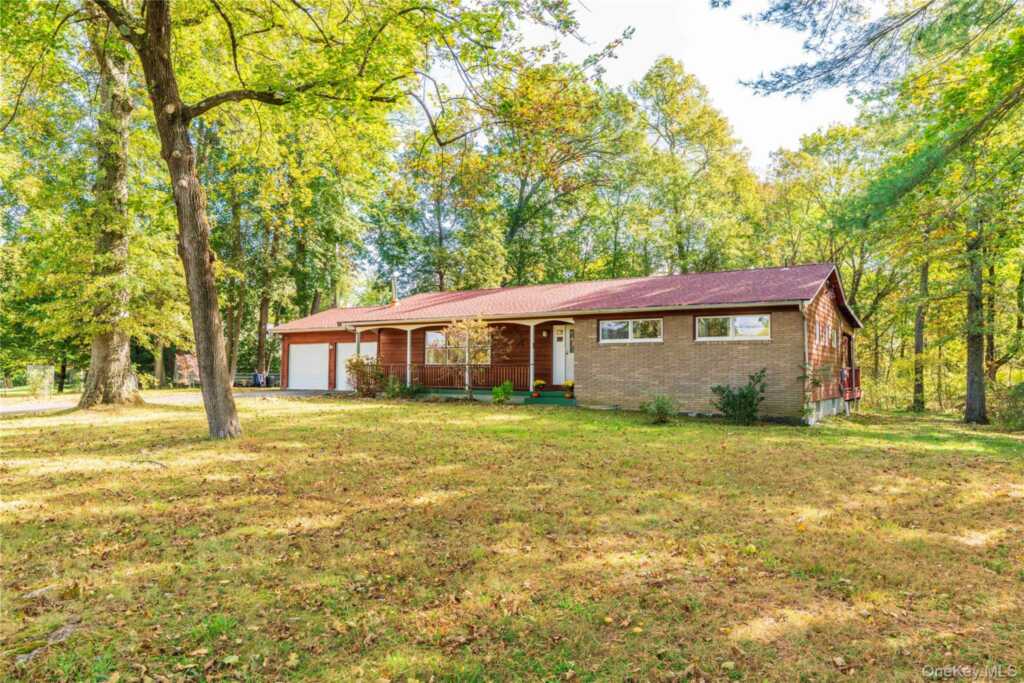 98 River Road, Rhinebeck, NY 12572