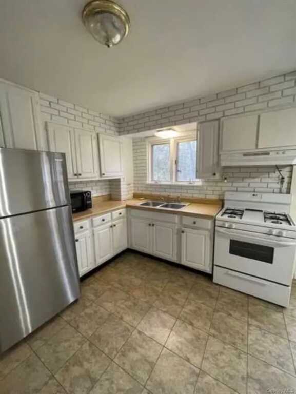 10 Wheeler Road, Unit #LOWER, Rhinebeck, NY 12572 - Photo 4 of 11